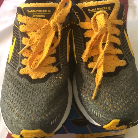 brooks pittsburgh shoes